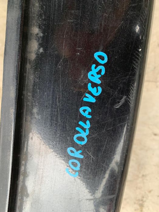 toyota corolla verso zderzak tylny tył czarny