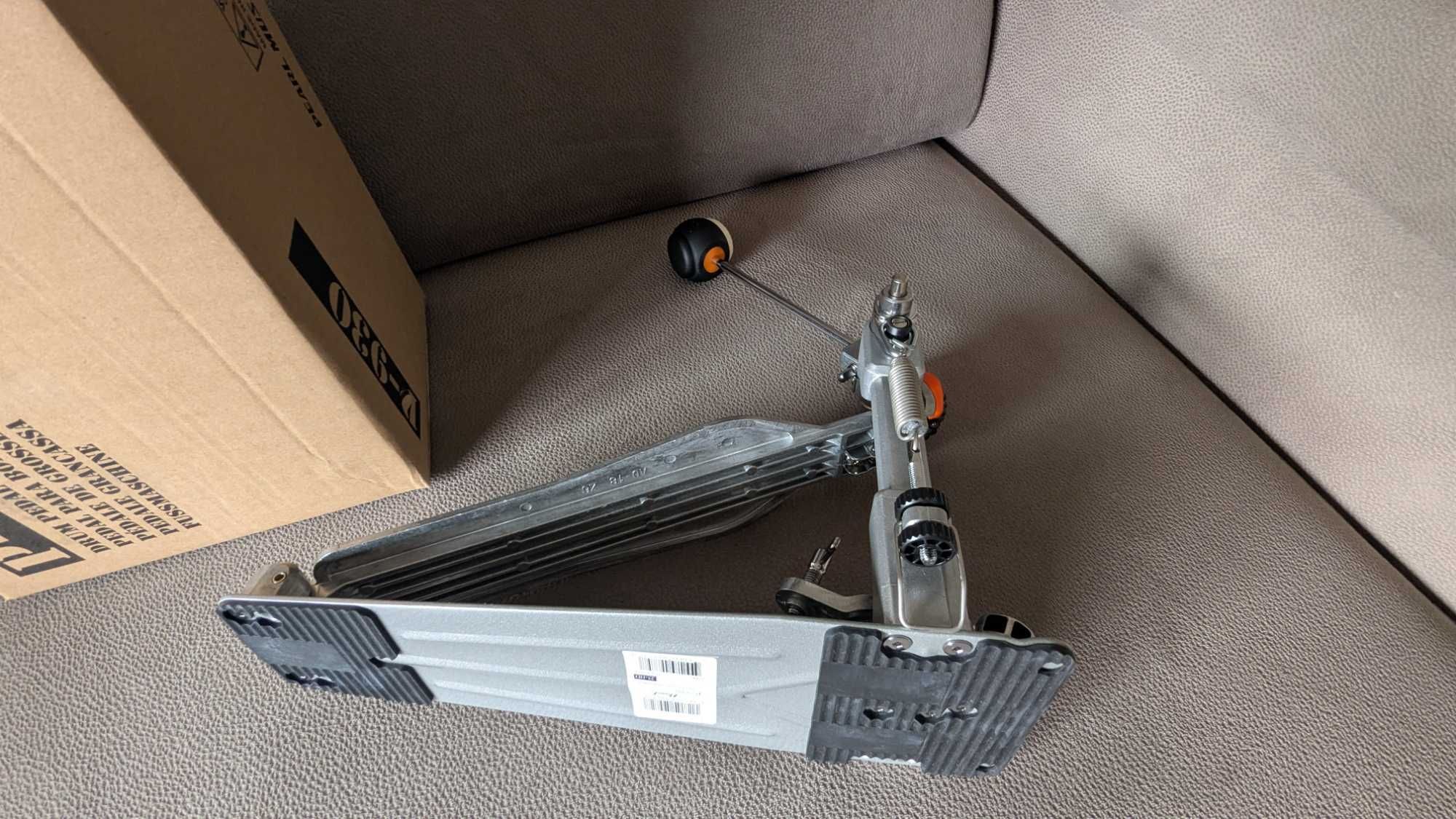 Pedal para bumbo de bateria Pearl P930 (NOVO)