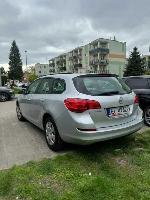 Opel Astra 1,4 benzyna, stan idealny technicznie i blacharsko