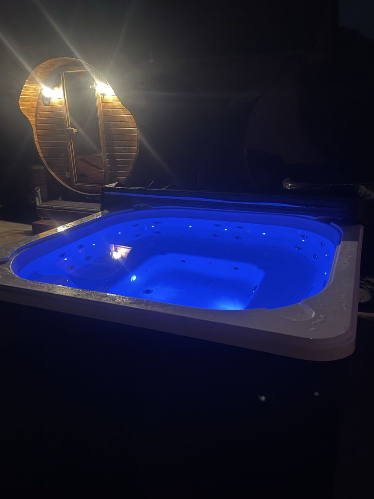 Balia ogrodowa kwadratowa Jacuzzi ogrzewana GAZ