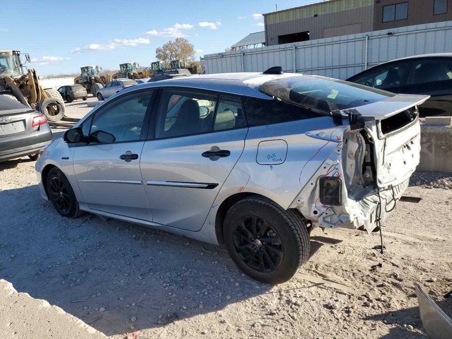 Toyota Prius LE 2022