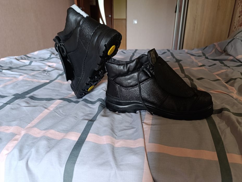 Продам Спецвзуття