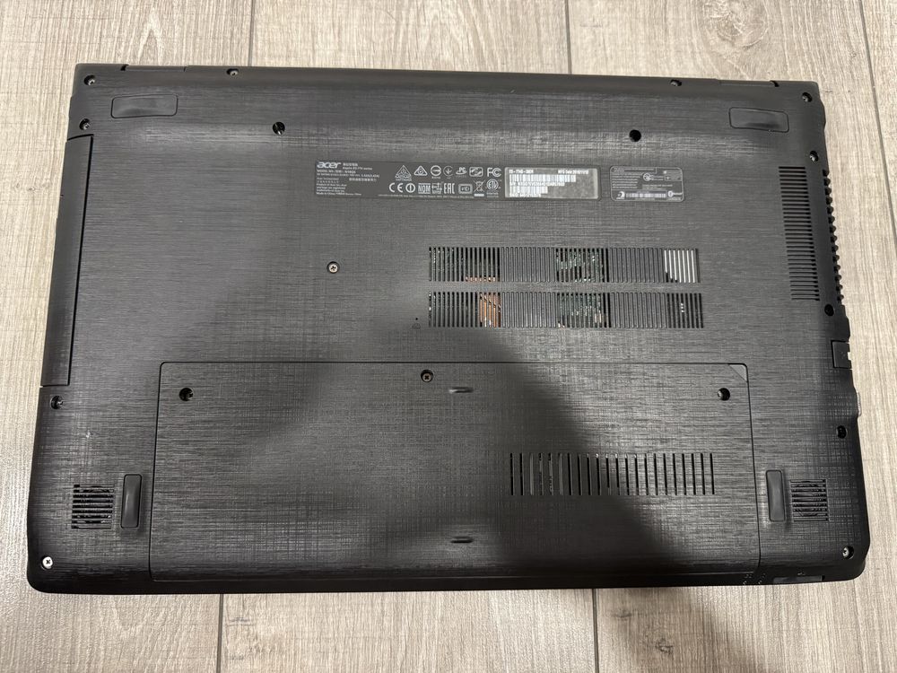 Великий ігровий ноутбук Acer. nVidia 940MX, 8Gb, NVMe256, HDD500.