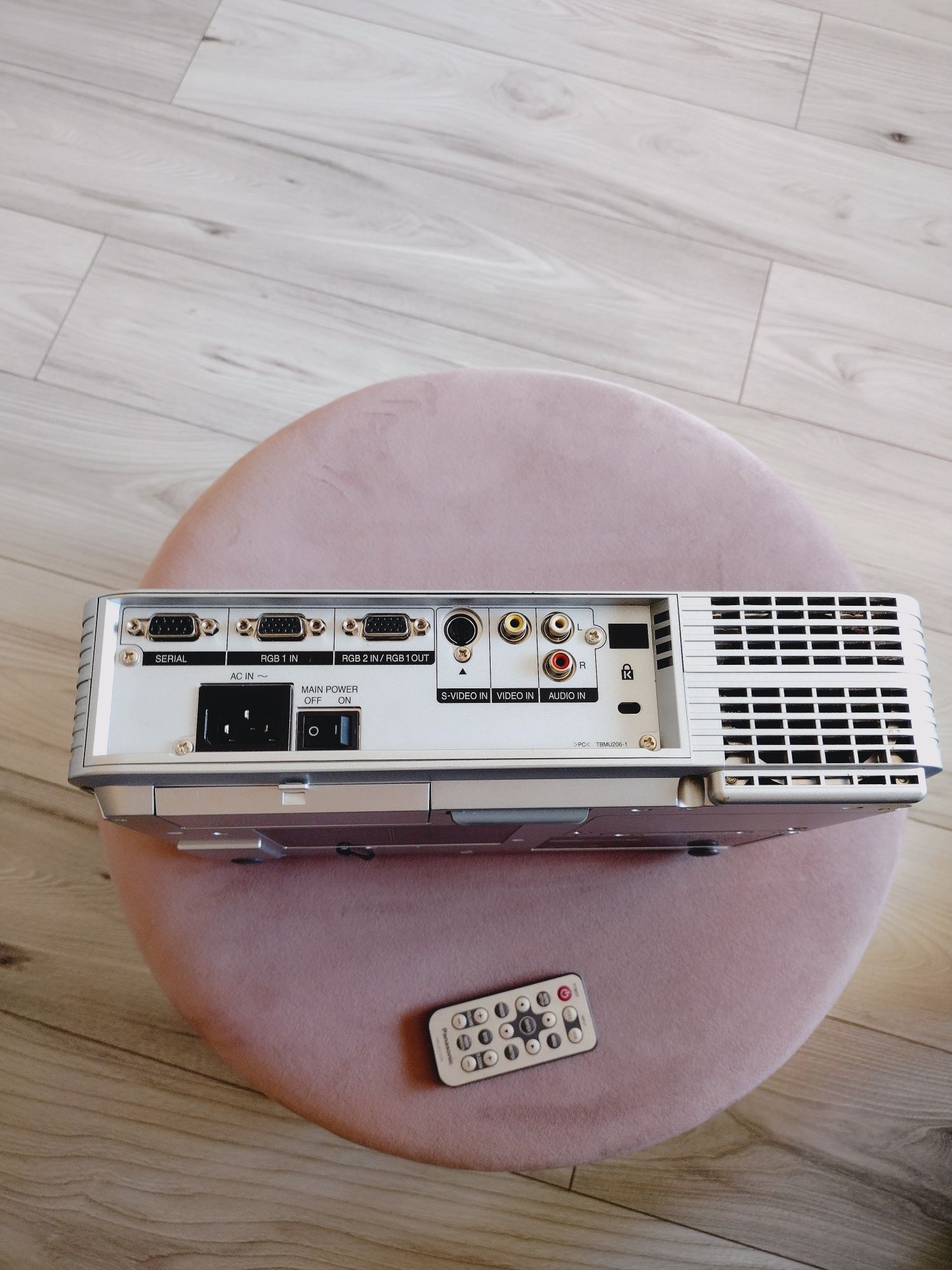 Rzutnik, projektor Panasonic