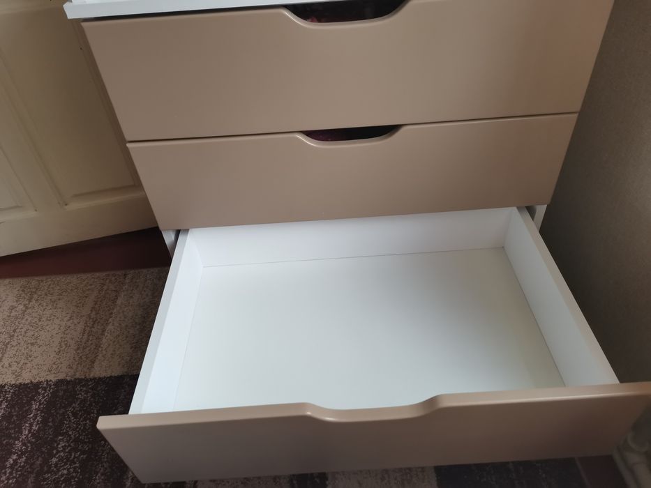 Дитяче ліжко та комод