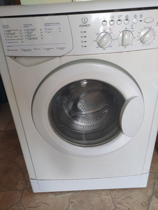 Б/У Пральна машина Indesit WIL 102X