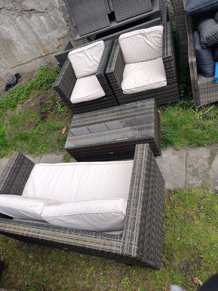 Zestaw mebli ogrodowych rattanowych  sofa dwa fotele i stolik