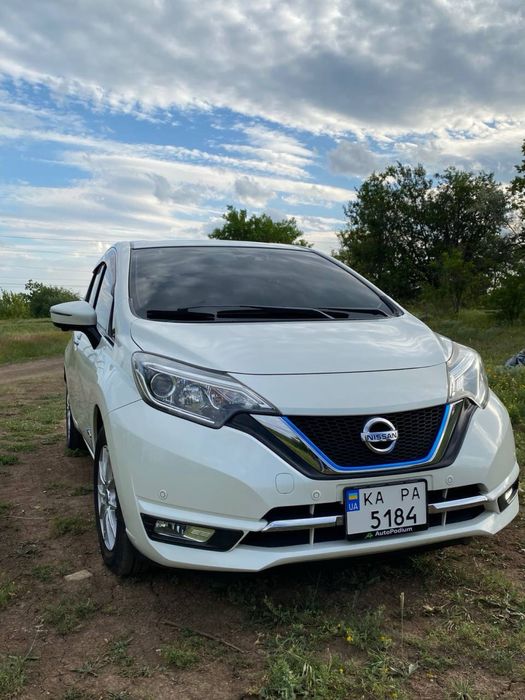 Nissan not e-power , автомобіль, гібрід