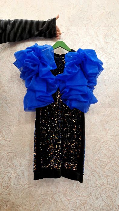 Платье нарядное, коктельное, концертное.