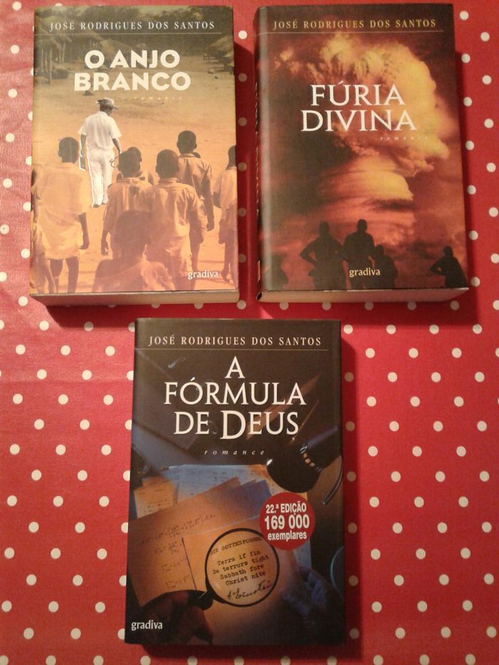 Vários Livros Nacionais e internacionais .