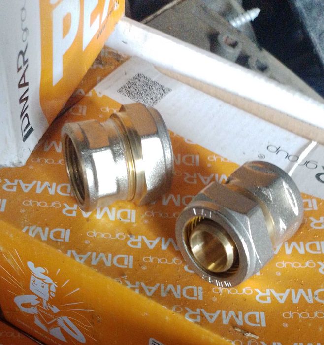 Złączka PEX 25mm x 3/4. Złączka 16x1/2
