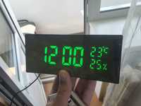 Годинник електронний з термометром та вологістю