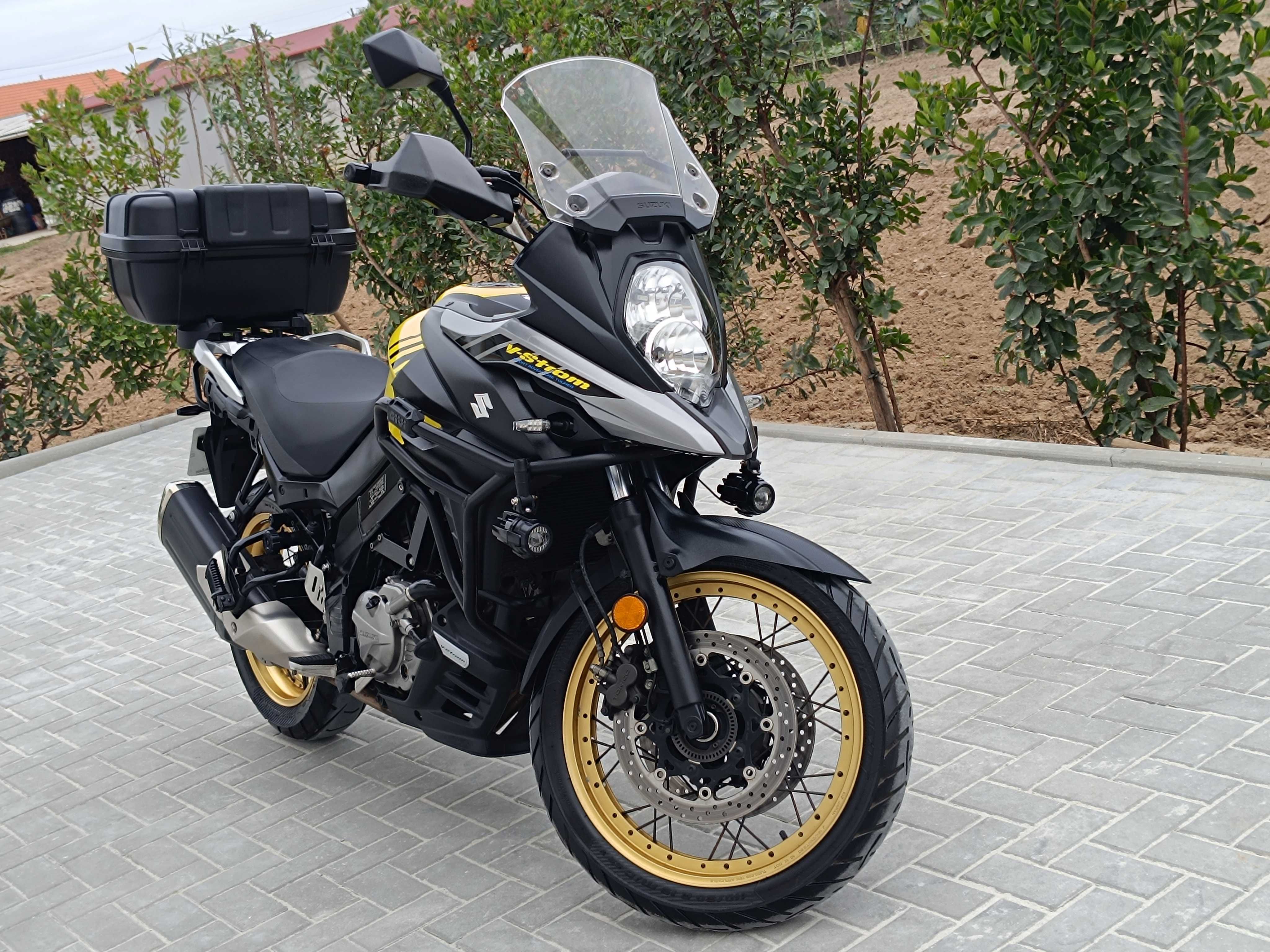 Suzuki V-Strom 650. EXCELENTE, Como nova, 36964 Kms. Negociável.