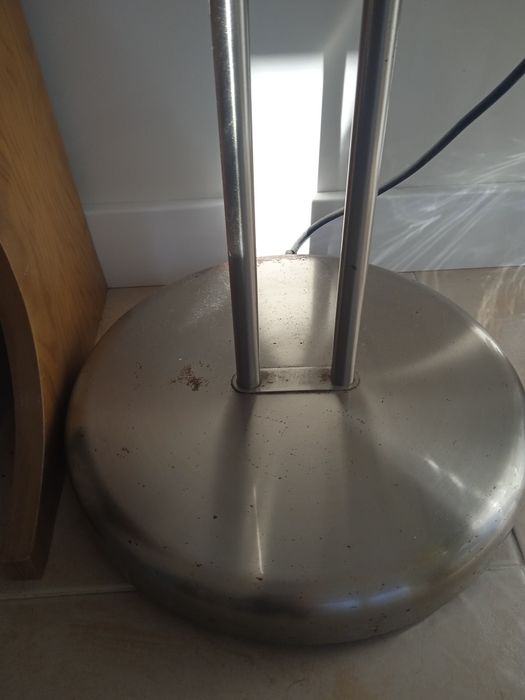 Candeeiro  de pé com 2 focos