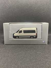 Miniatura Volkswagen Crafter Bus da Herpa na escala H0 1/87