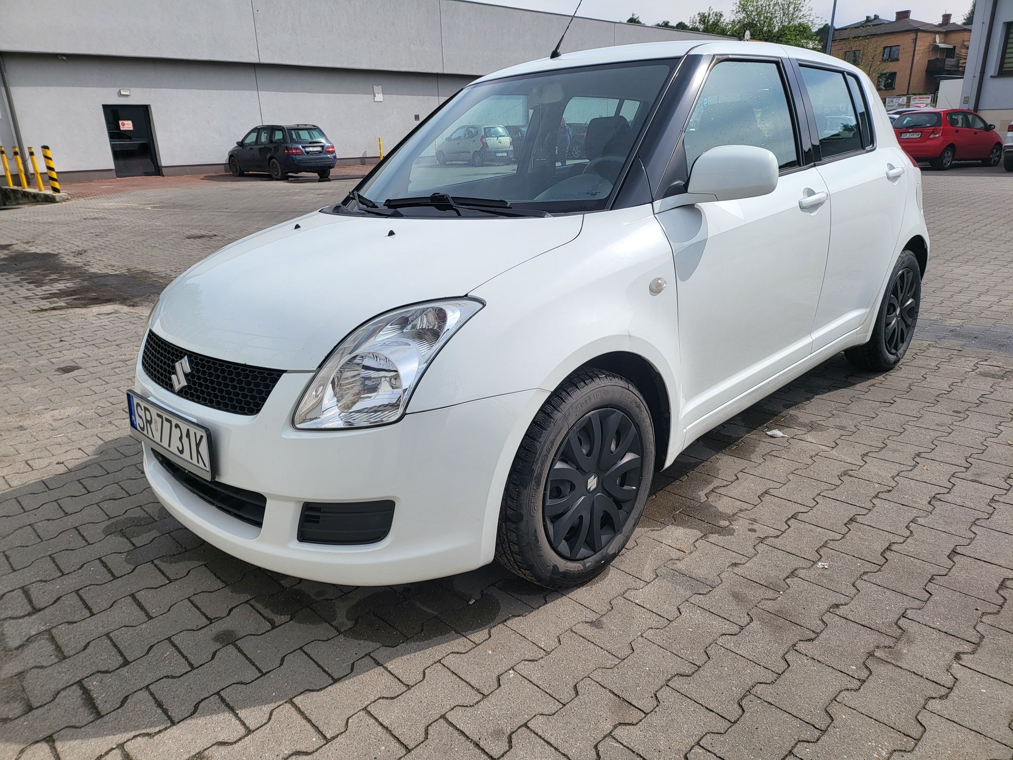 Suzuki Swift 2009 1.3 benzyna 92KM 5D Relingi