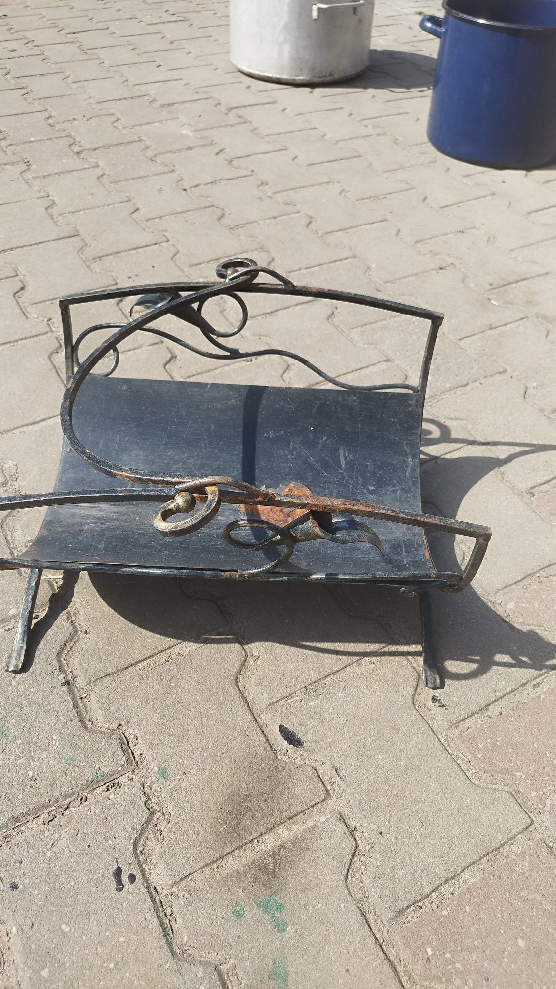 Kosz,stojak metalowy na drewno .