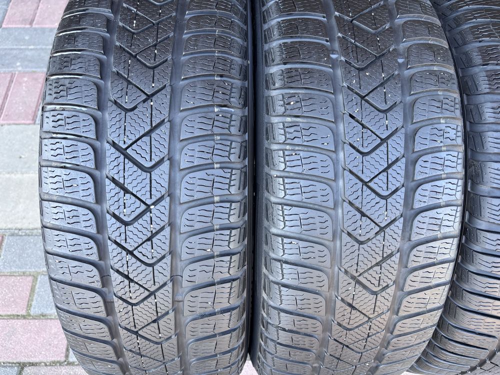 Komplet zimowe koła VW Passat B8 3G0 215/55 R17 Pirelli Arteon Superb