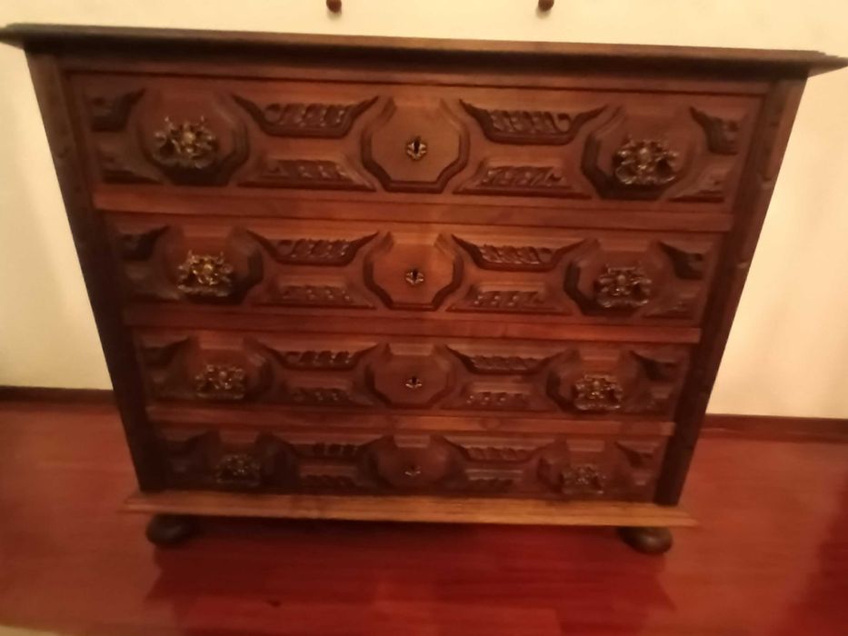 Cómoda vintage em muito bom estado
