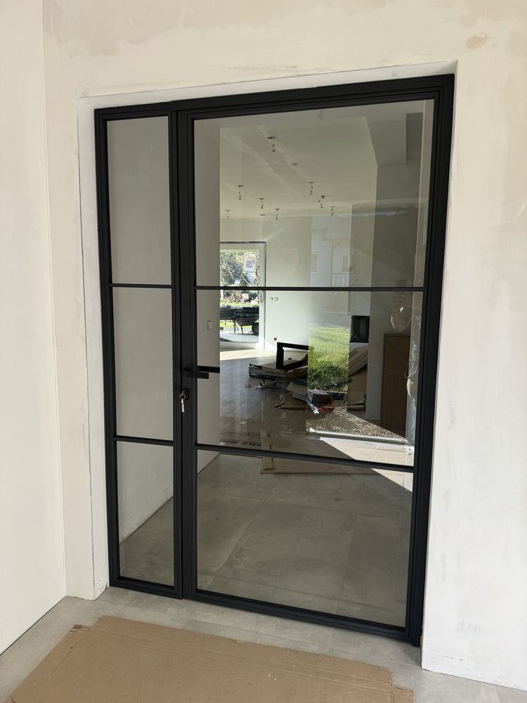 Zabudowy w stylu loft, drzwi przesuwne loft, ścianki szklane