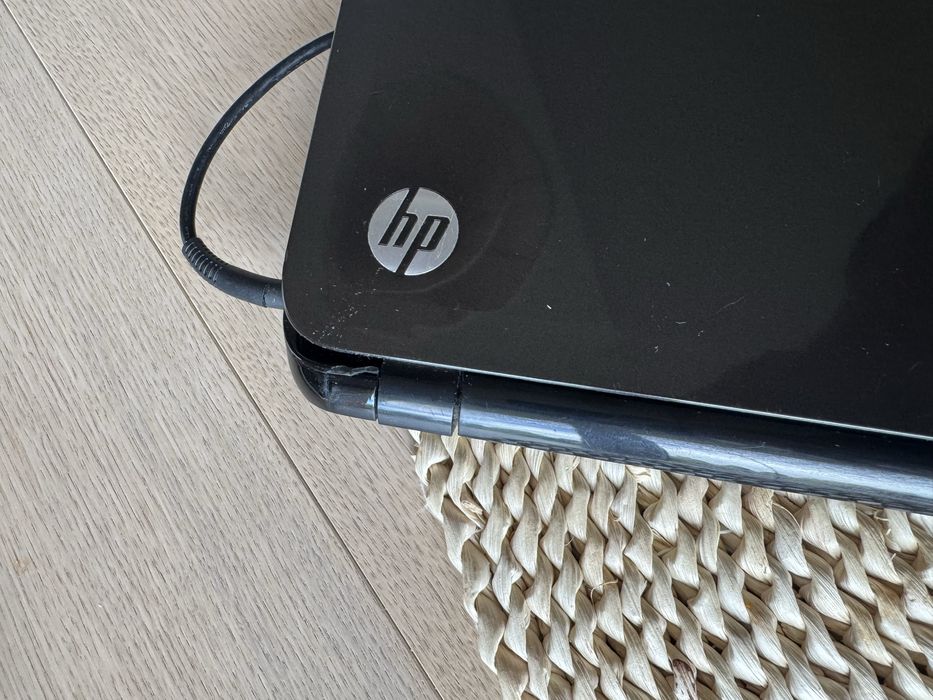 Laptop HP Pavilion b100sw