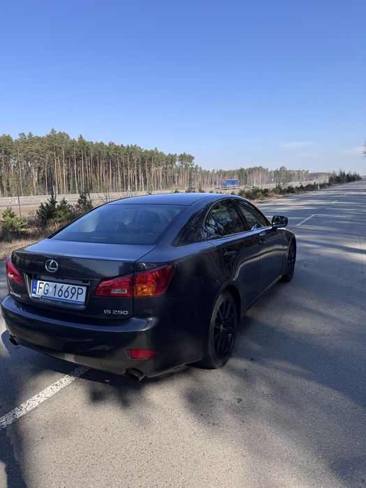 Lexus is250 208km bardzo ładny zadbany możliwa zamiana na stare auto