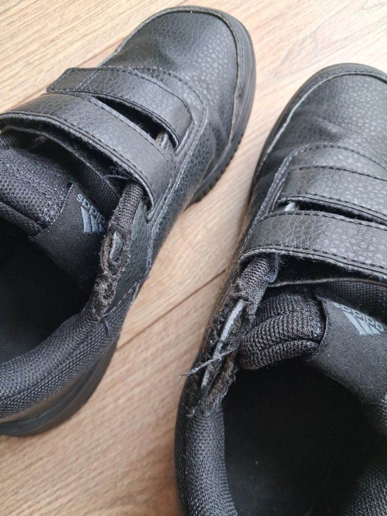 Buty sportowe firmy adidas rozm 34