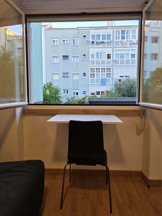 T1 com terraço privado — Roma-Areeiro, Lisboa
