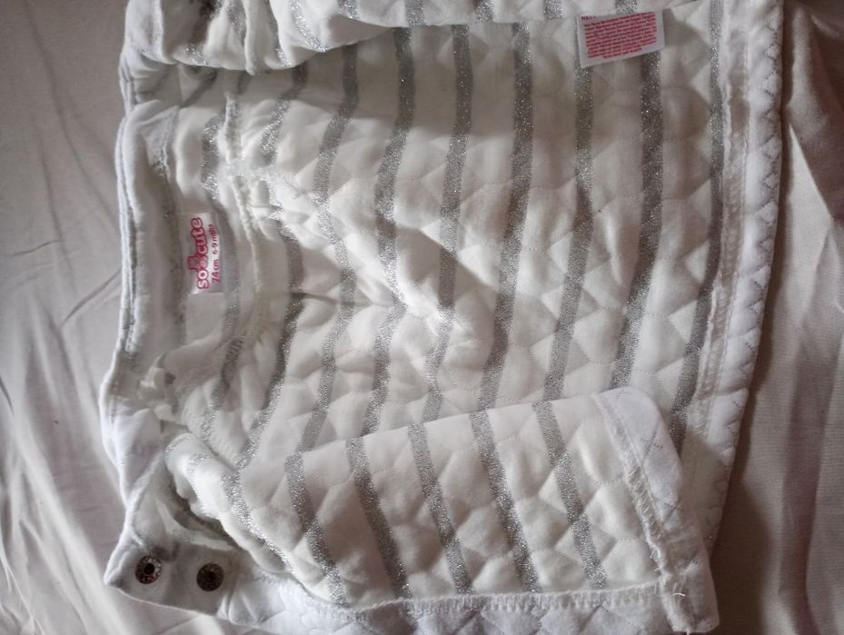 Sweterek pelerynka dziewczynka