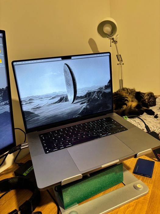 Macbook Pro M1 Pro 10 cores - 16'' - 32GB RAM - 512GB SSD