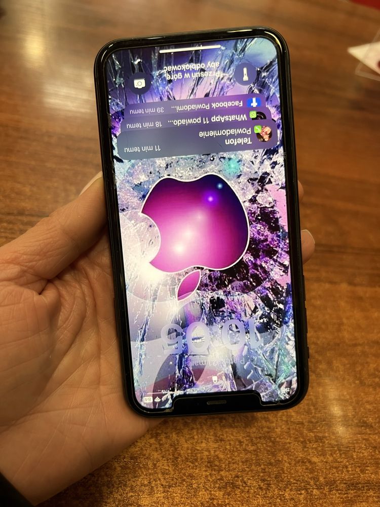 Sprzedam Iphone 11 128gb