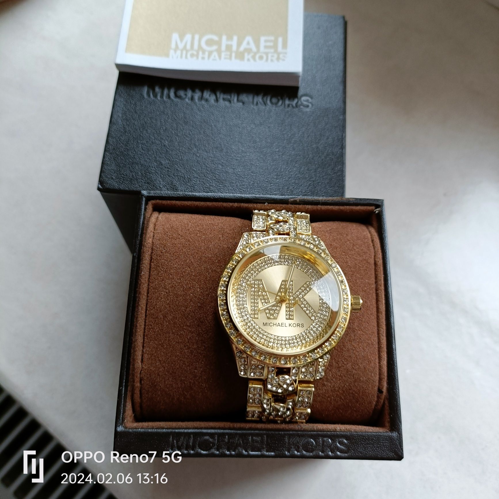 Zegarek Michael Kors z kryształkami Swarovski