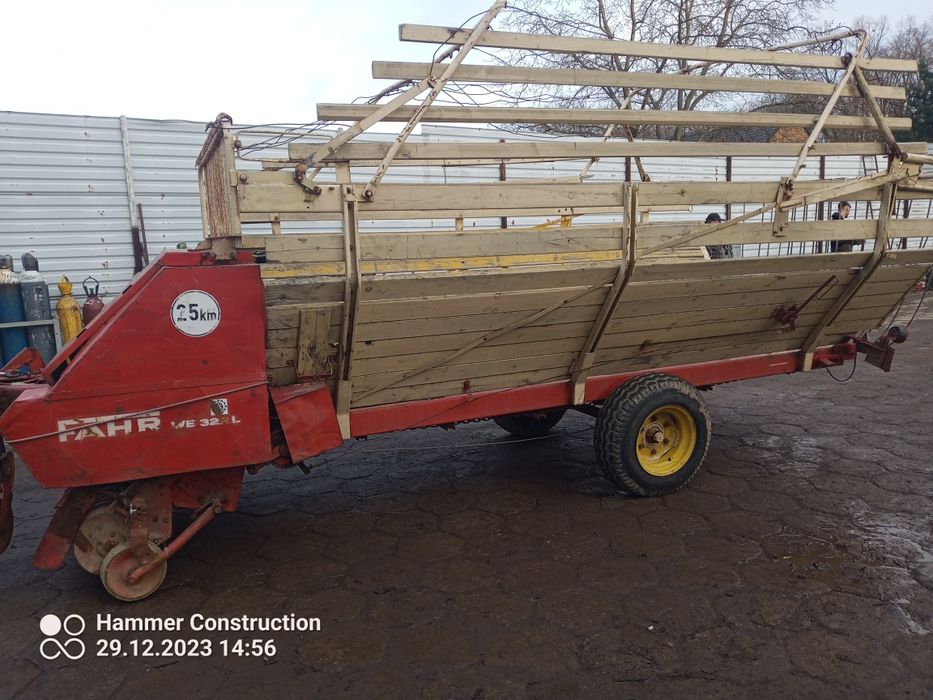 Przyczepa zbierająca fachr części