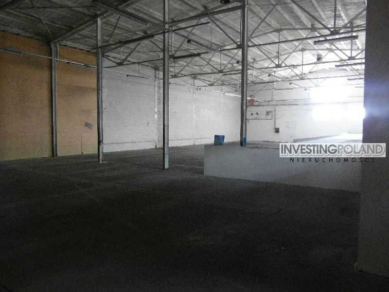 Magazyn z rampą zadaszoną , dojazd Tirów