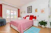 285715 - Welcoming double bedroom with private balcony close to...