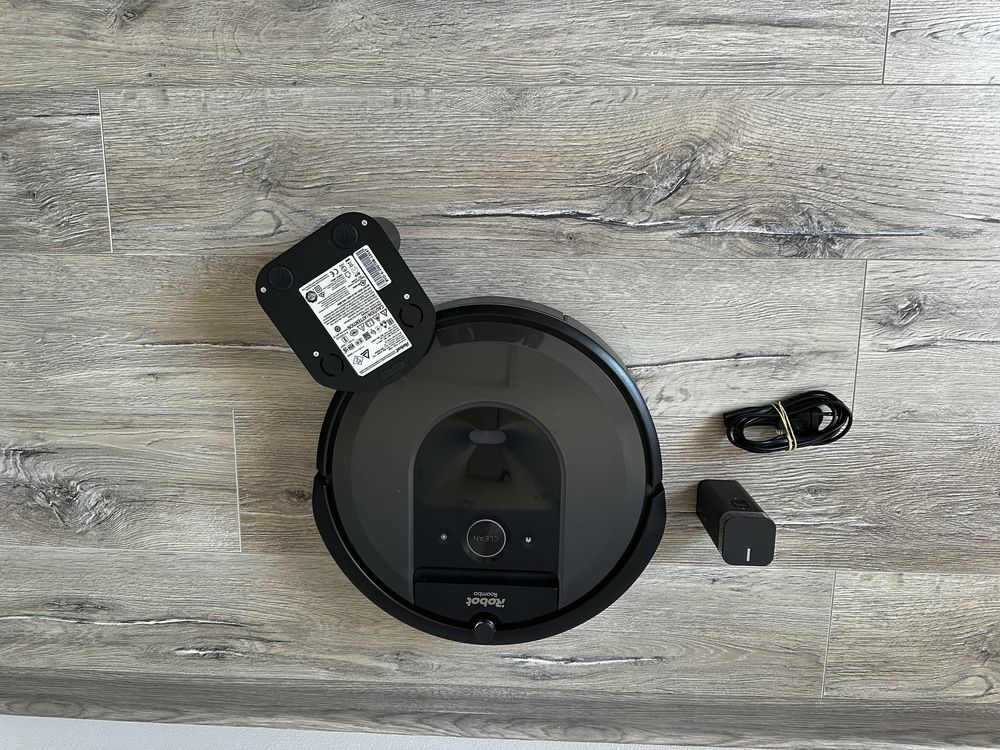 Robot sprzatajacy Roomba i7 uszkodzony