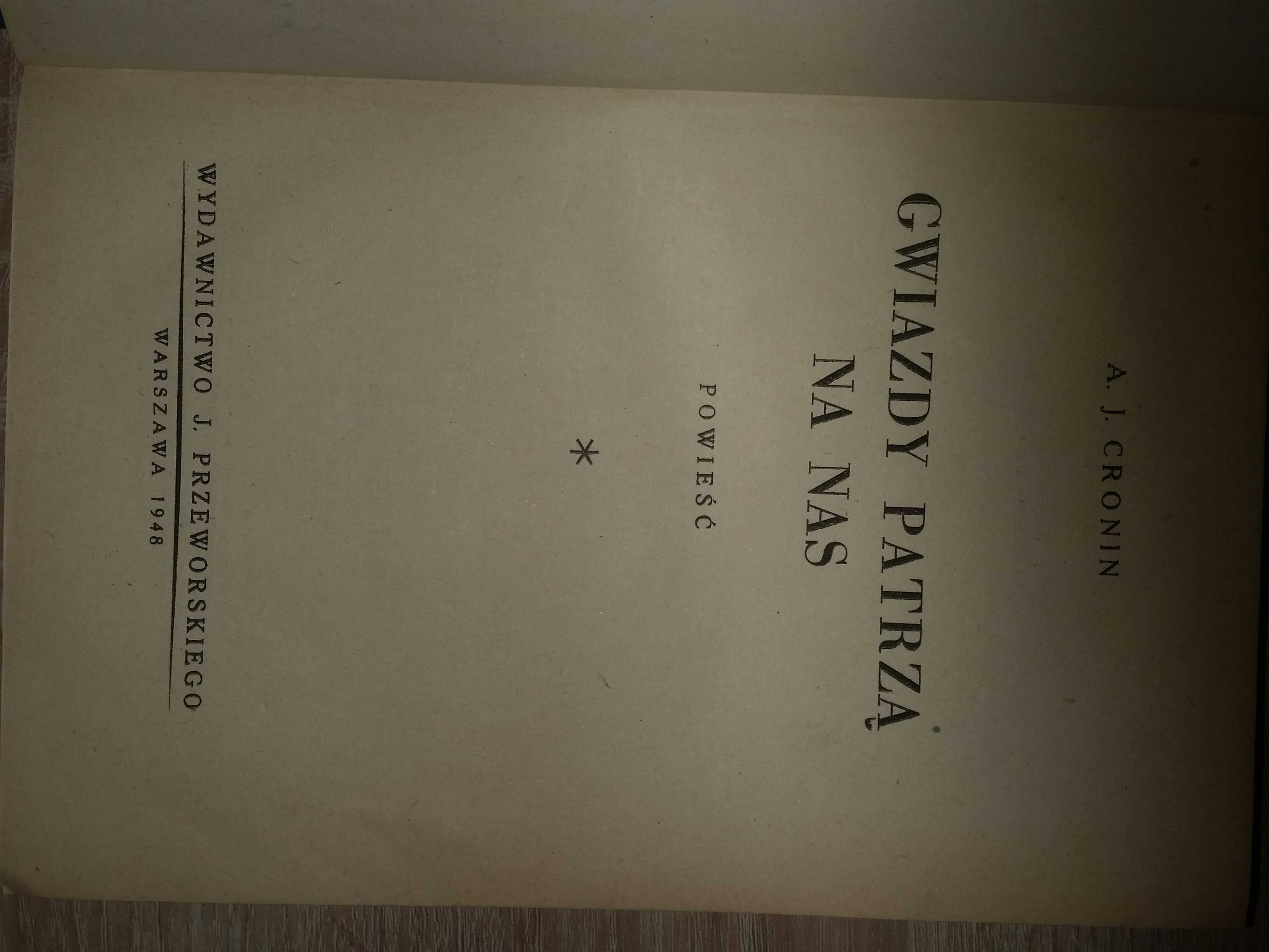 Gwiazdy patrzą na nas 2 tomy  Stare książki 1948 rok