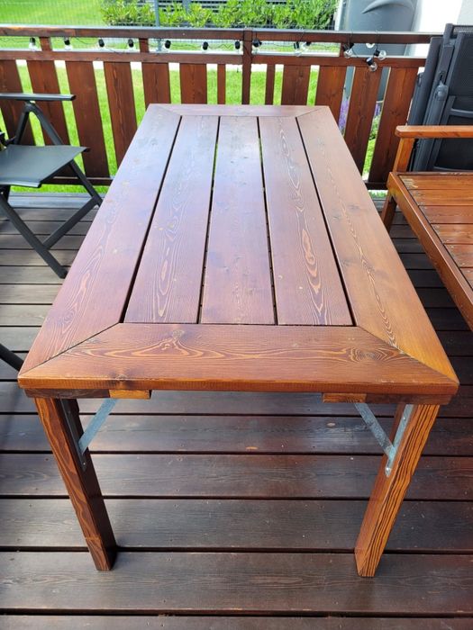 Stół ogrodowy z modrzewia syberyjskiego