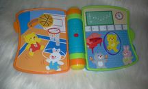 Interaktywna bajeczka, dźwięki, melodie, różne faktury, motoryka