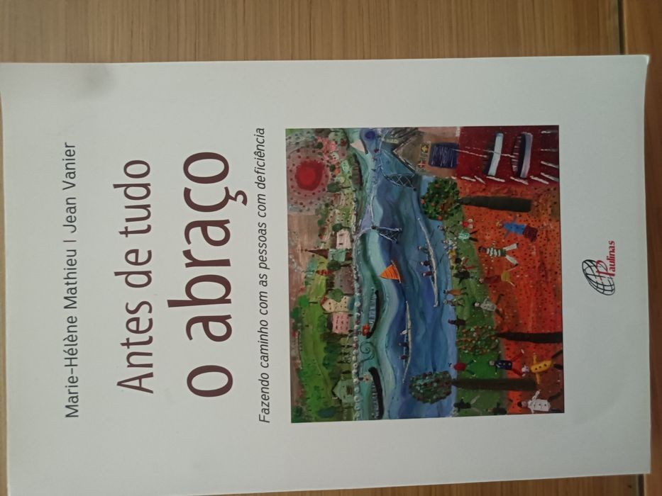 Vendo livro: Antes de tudo o abraço