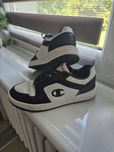 Buty Champion rozmiar 40 , stan bardzo dobry..