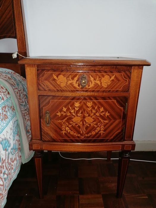 Mobília com embutidos