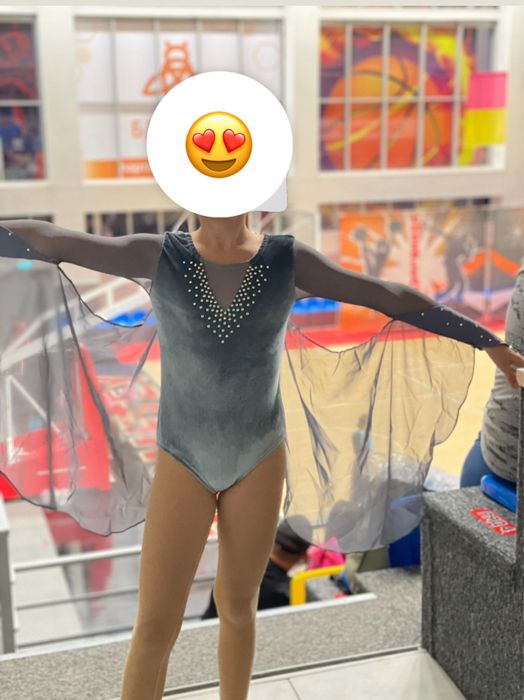 Костюм для виступів з черліденгу або гімнастики