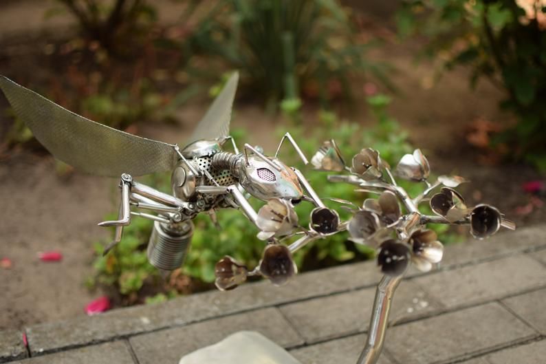 (под заказ)скульптура пчела в стиле стимпанк руч работы из нерж стали