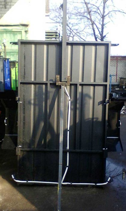 Міцний причіп до автомобіля  від заводу виробника 2000*1300*400