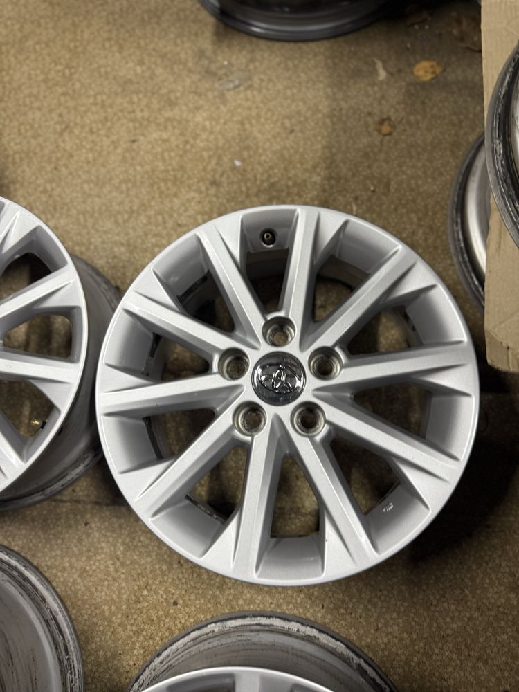 Диски оригинал Toyota Camry avensis Corolla auris rav4 5-114,3 r16