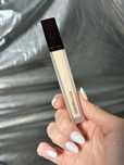 Korektor Hourglass Vanish Airbrush Concealer