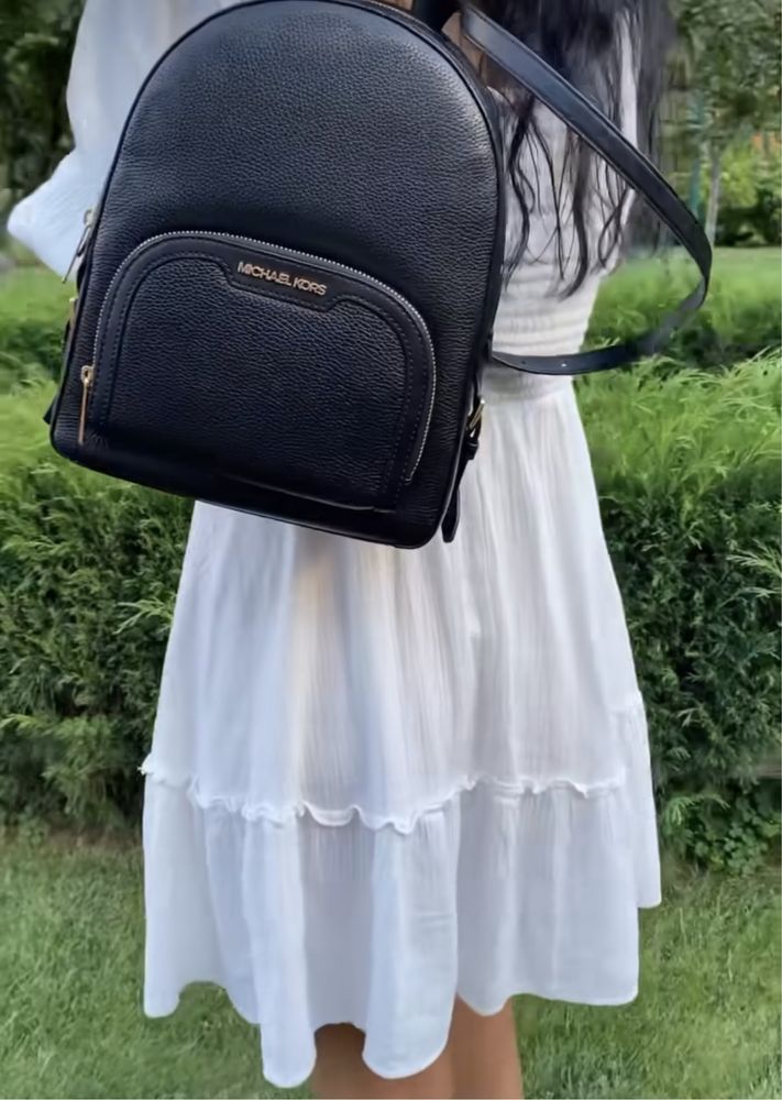 Оригінальний шкіряний рюкзак Jacee Medium Michael Kors в наявності!
