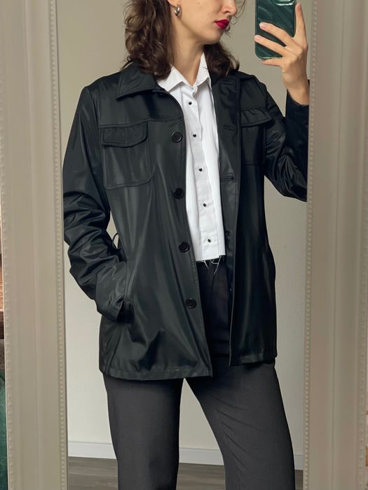 Жіночий жакет водонепроникний чорний