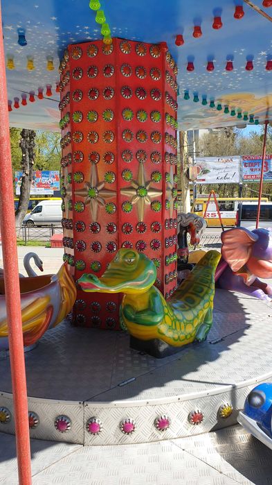 ТЕРМІНОВО!!! Продається дитячий атракціон карусель Ціну зижено!!!